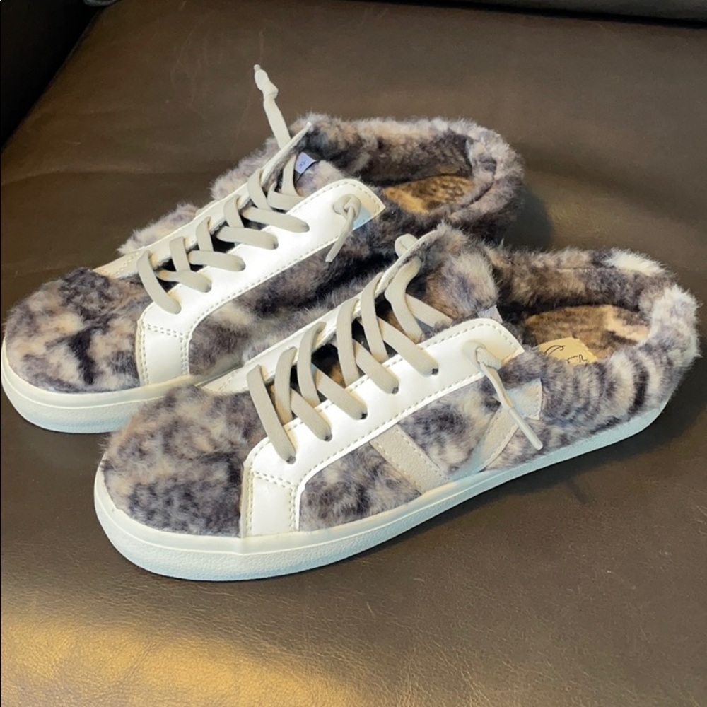 Vintage Havana Sneaker Slide